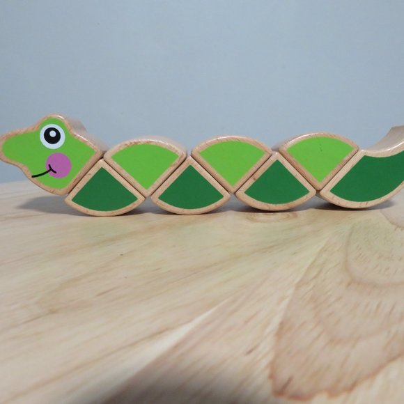Melissa & Doug Wood "Twisty" Segmented Smiling Snake Toy - Picture 4 of 9